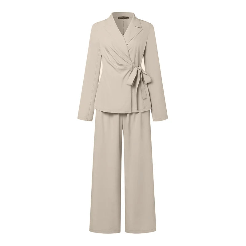 Conjunto elegante de blazer y pantalón para mujer con cinturón