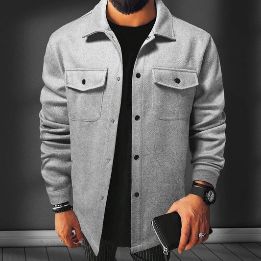 Sobre camisa masculina de color liso