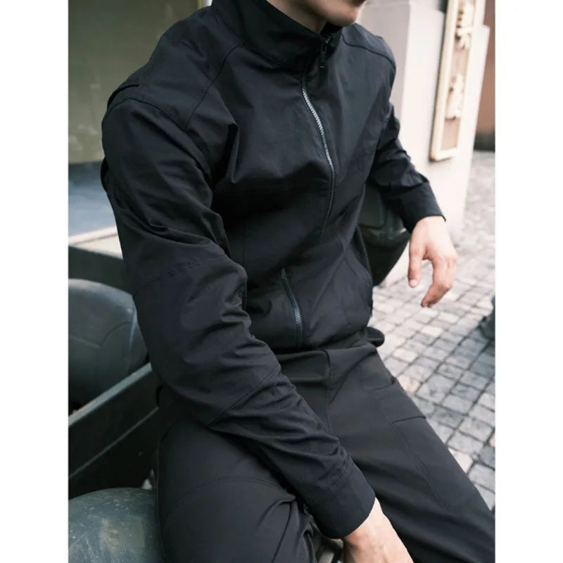 Chaqueta cortaviento para hombre con cuello alto